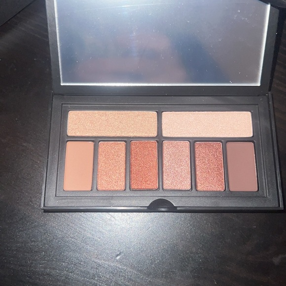 Urban Decay Naked Heat AND Smashbox Petal Metal Eye Palletes - Picture 2 of 8